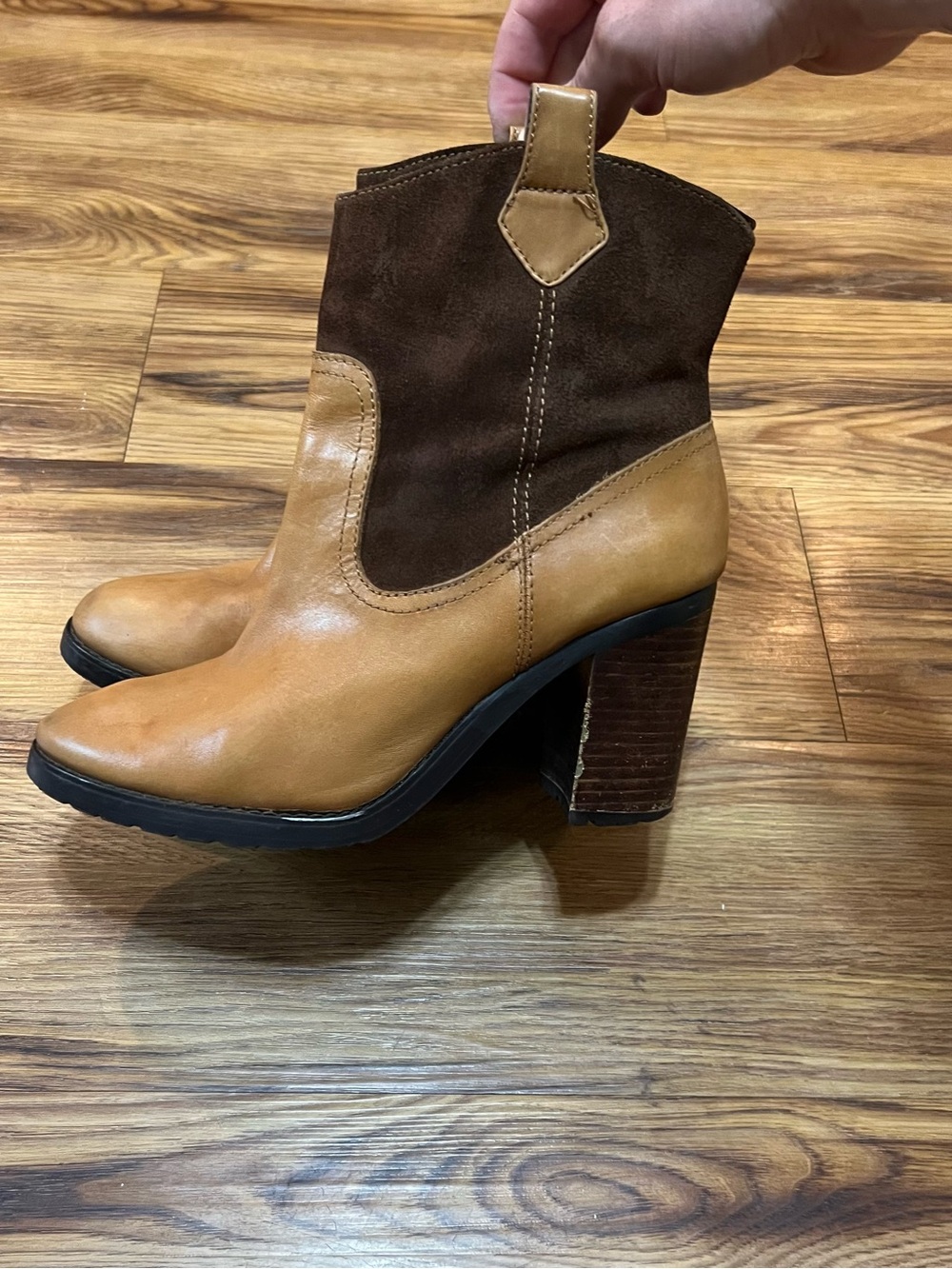 Ralph Lauren Heeled Booties Size 8B